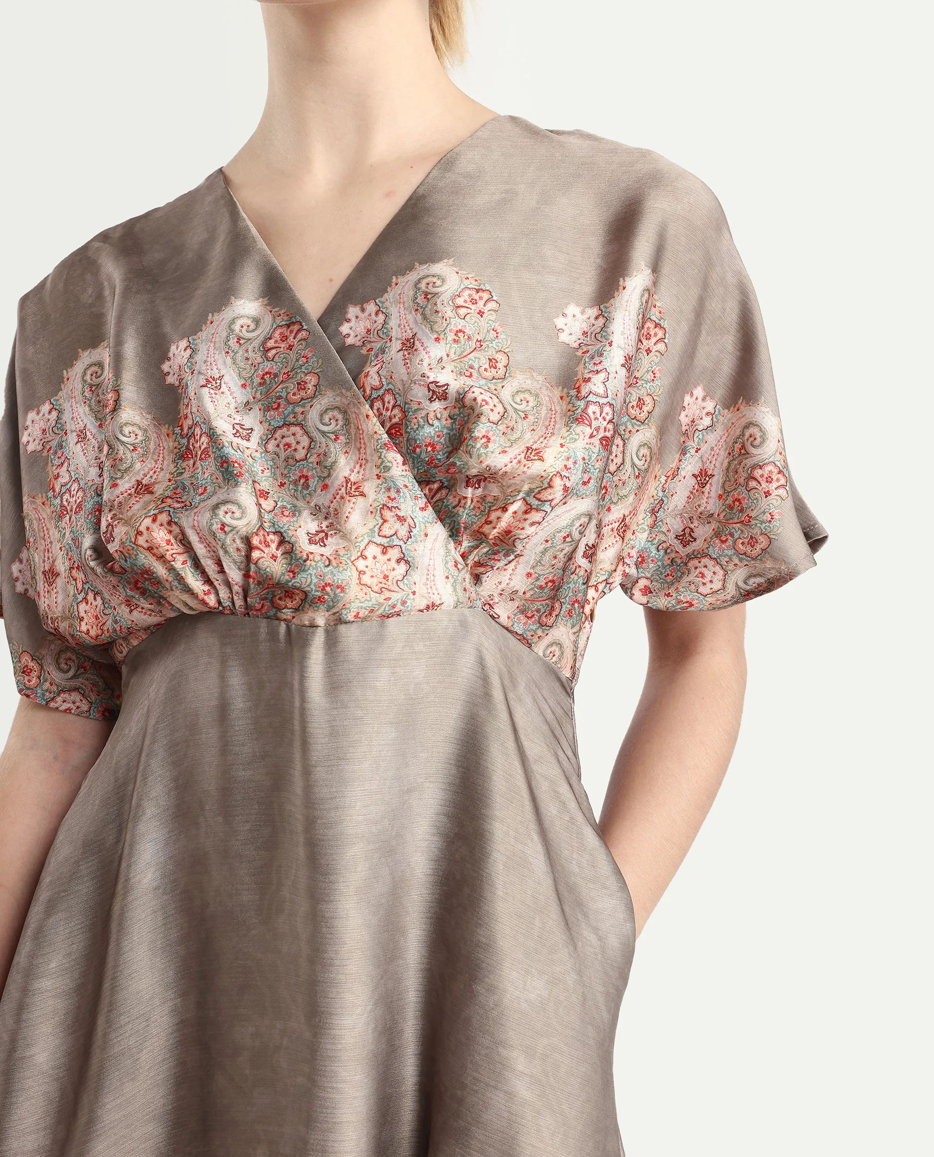 Rareism Women Avibit Olive V-Neck Zipper Flared Maxi Printed Dress - Image 4