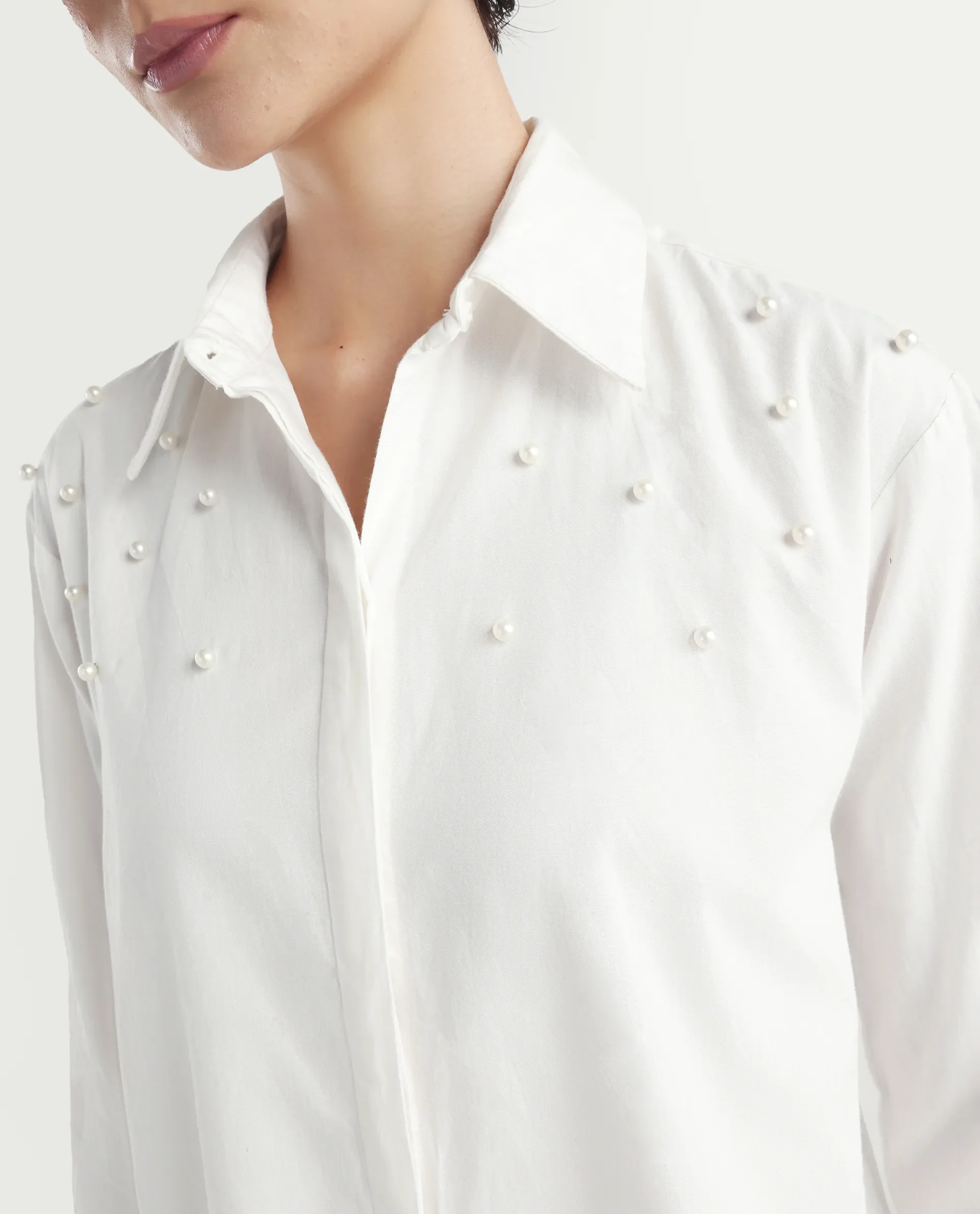 Rareism Women's Bhanik White Cotton Spread Collar Plain Cuffed Sleeve Regular Fit Shirt - Image 4
