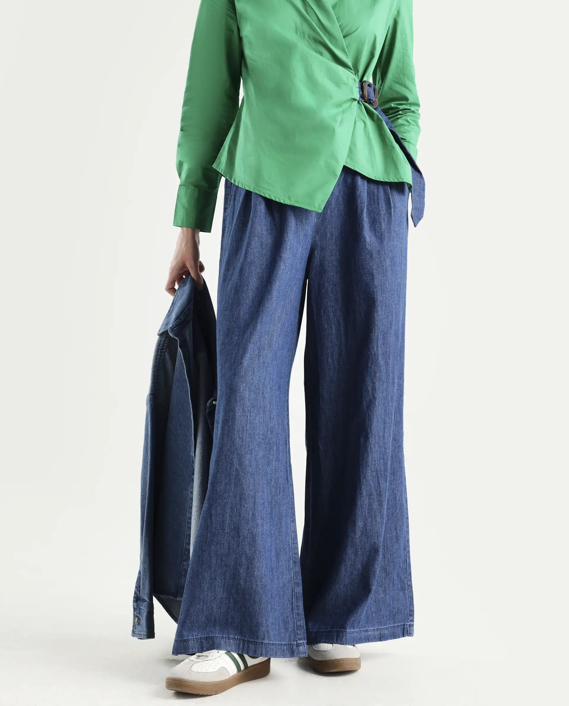 Rareism Women's Bhashio B Dark Blue Cotton Plain Ankle Length Flared Trouser - Image 3