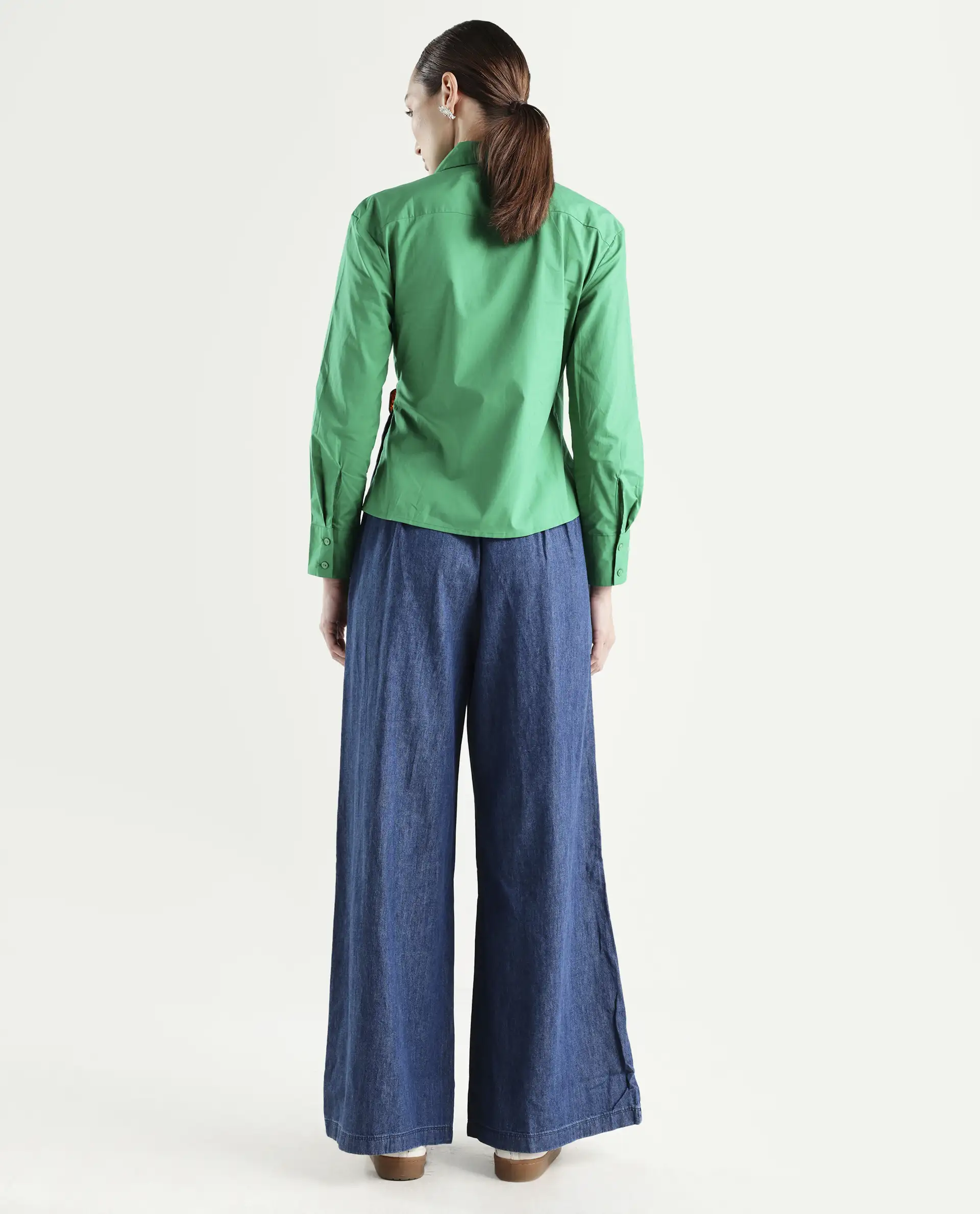 Rareism Women's Bhashio B Dark Blue Cotton Plain Ankle Length Flared Trouser - Image 7