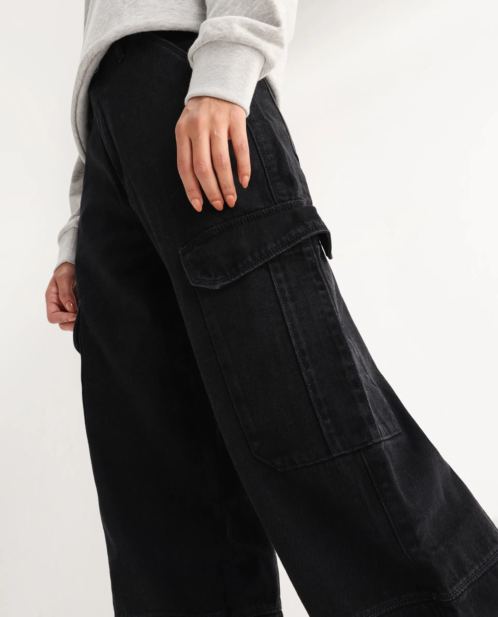 Rareism Women's Cyar Black Cotton Blend Plain Ankle Length Cargo Jeans - Image 2