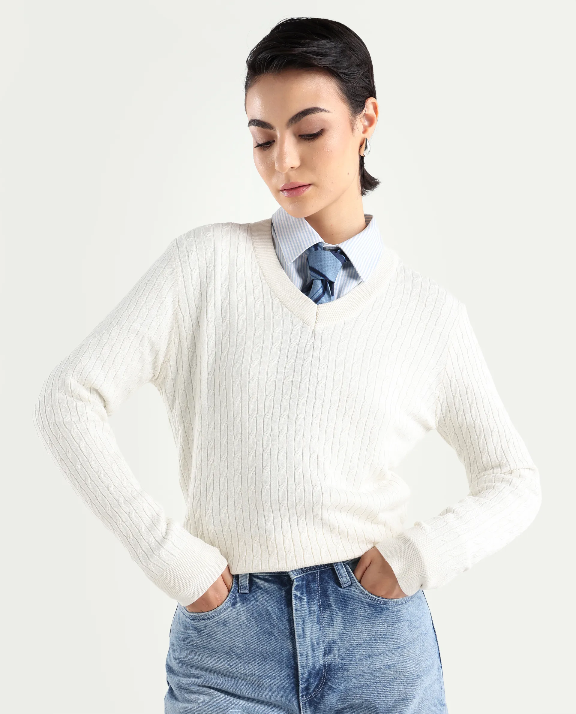 Rareism Women's Izmit White Viscose V-Neck Plain Regular Fit Top