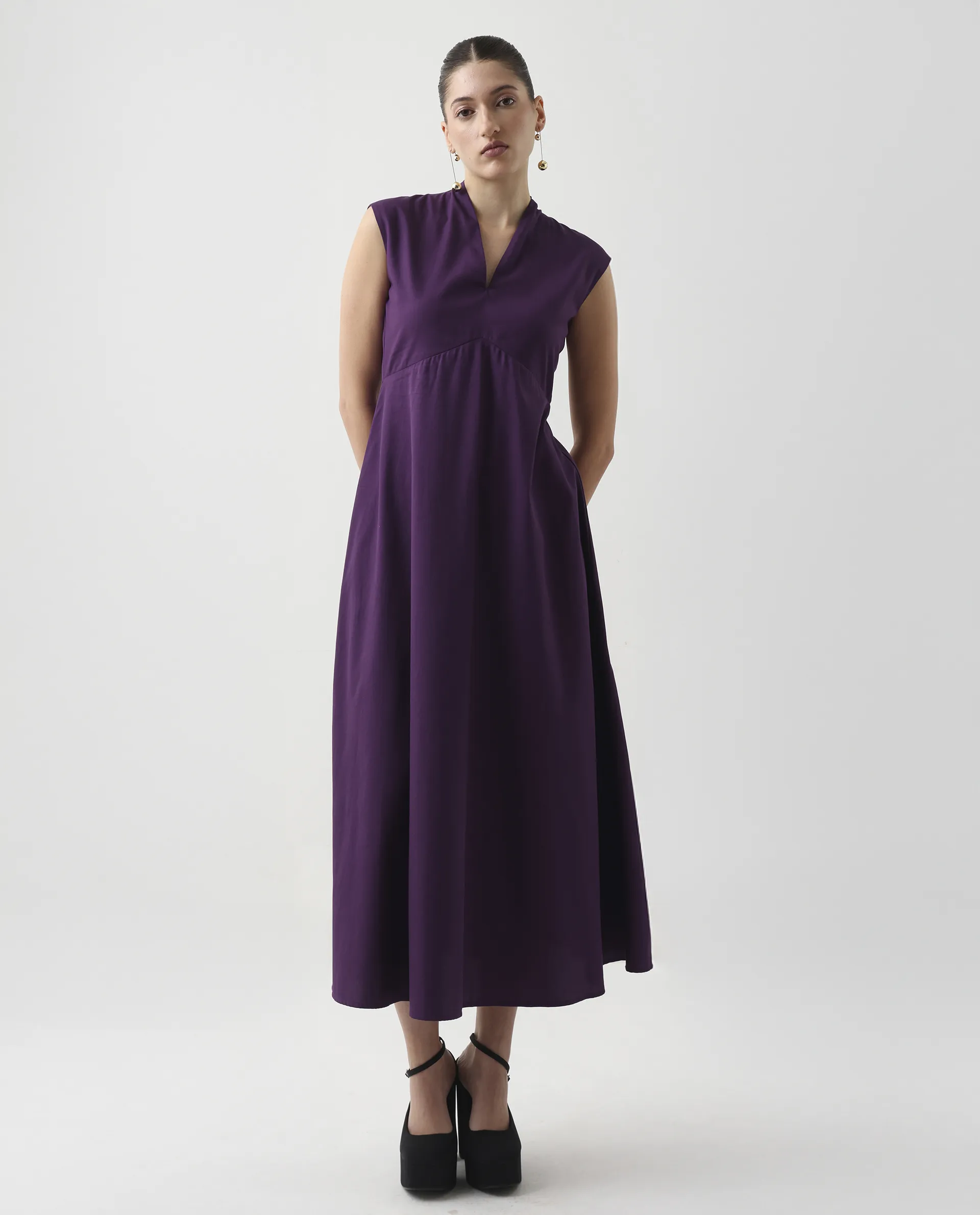 Rareism Women's Jenshi Purple Cotton Blend Sleeveless V-Neck Fit And Flare Fit Plain Dress - Image 2