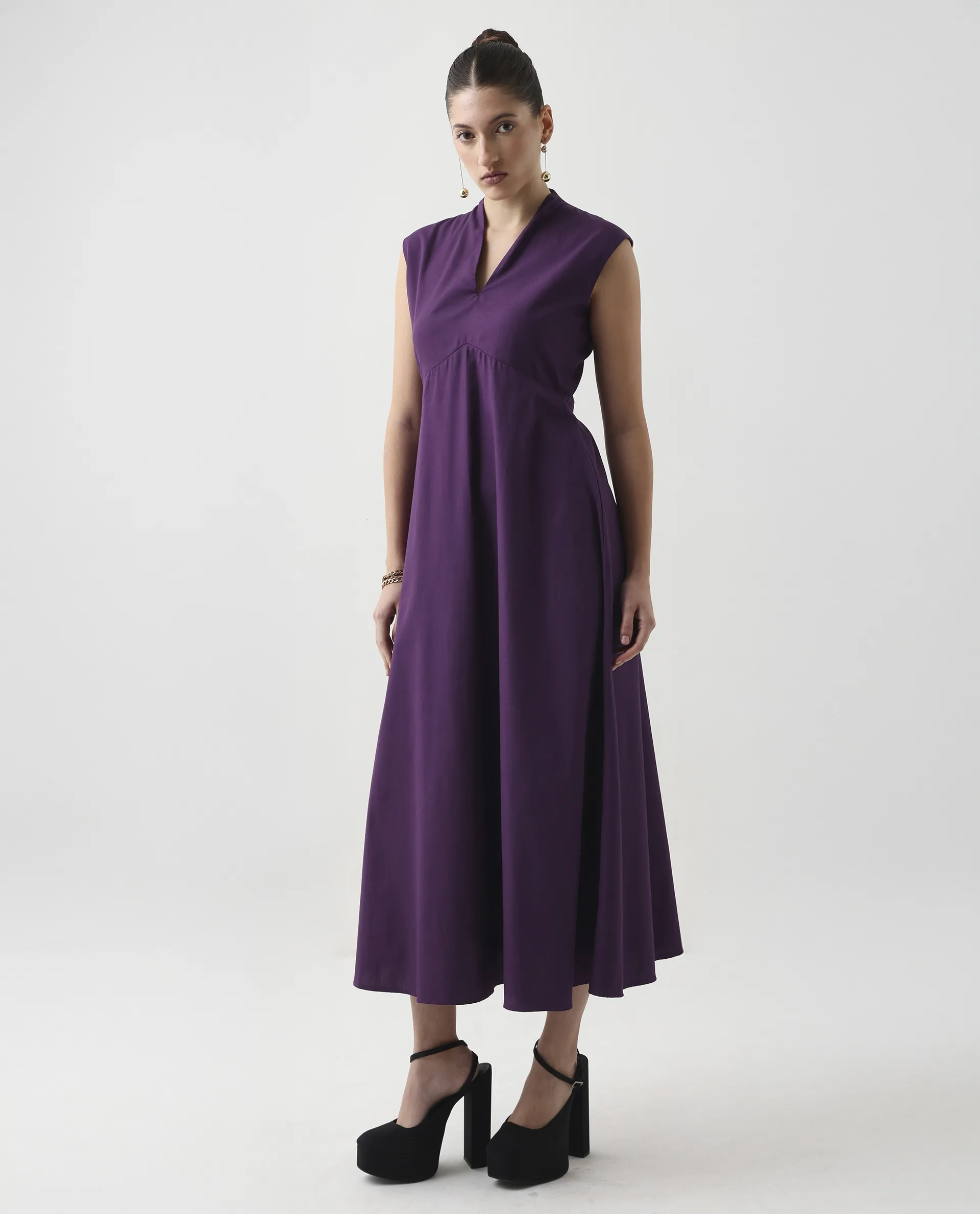Rareism Women's Jenshi Purple Cotton Blend Sleeveless V-Neck Fit And Flare Fit Plain Dress - Image 6