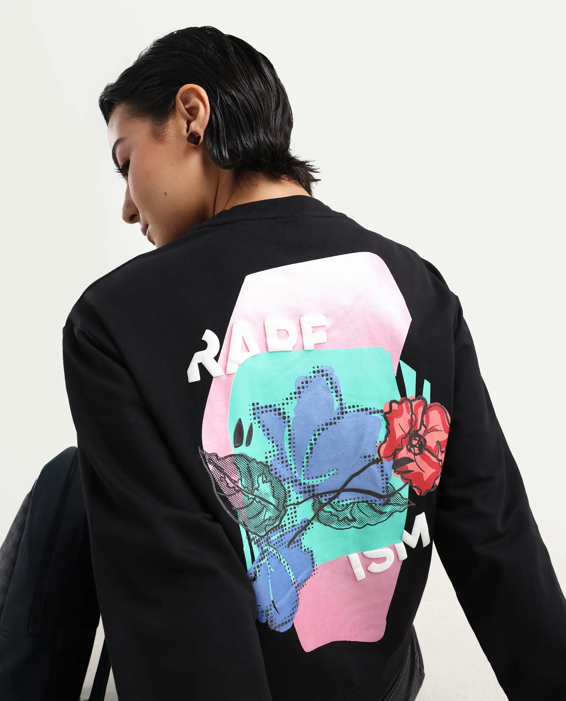 Rareism Women's Swoze Black Cotton Blend Crew Neck Graphic Print Relaxed Fit Sweatshirt