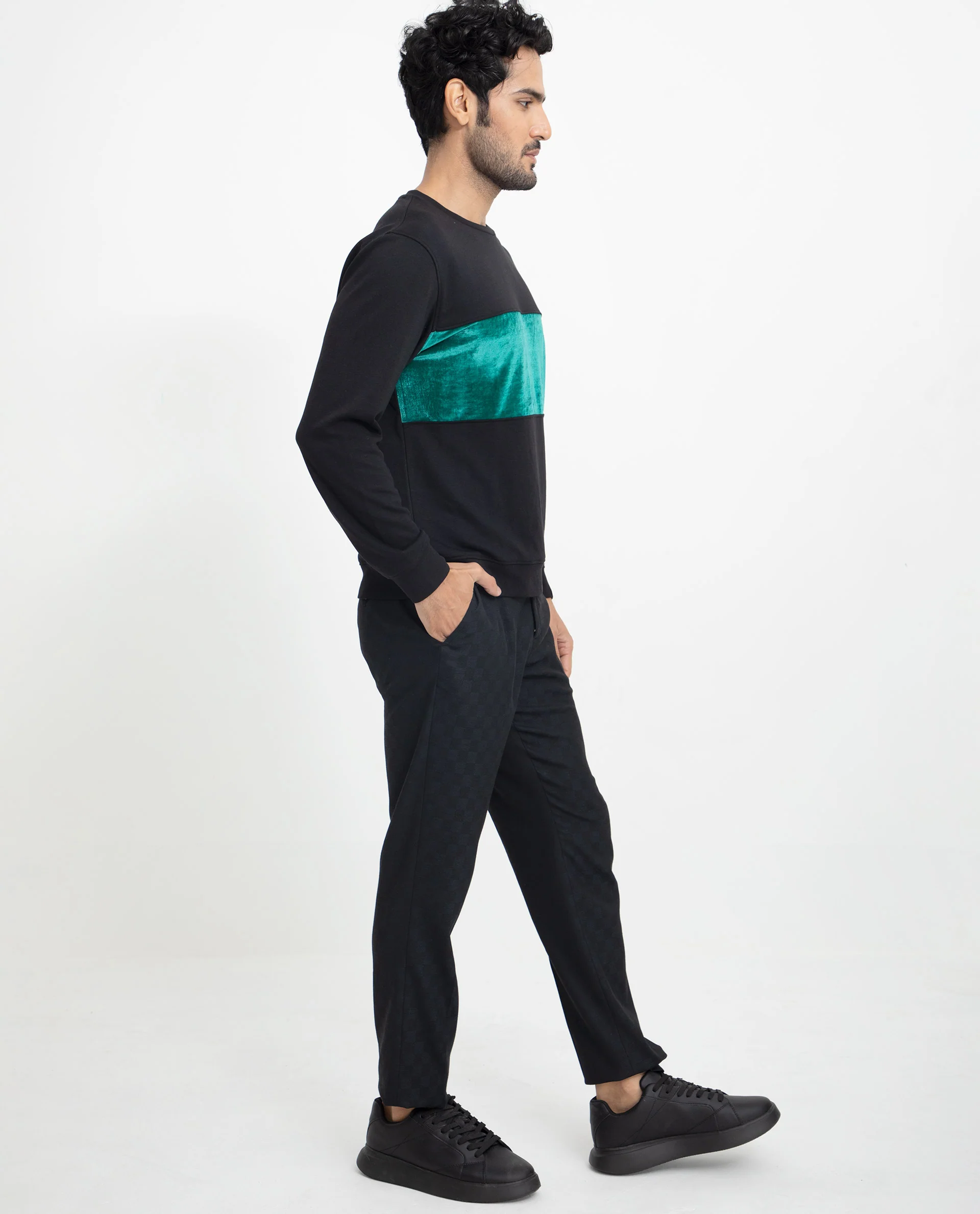 Rare Rabbit Men's Tide Black Velvet Ombre Regular Fit Full Sleeve Crew Neck Sweatshirt - Image 10