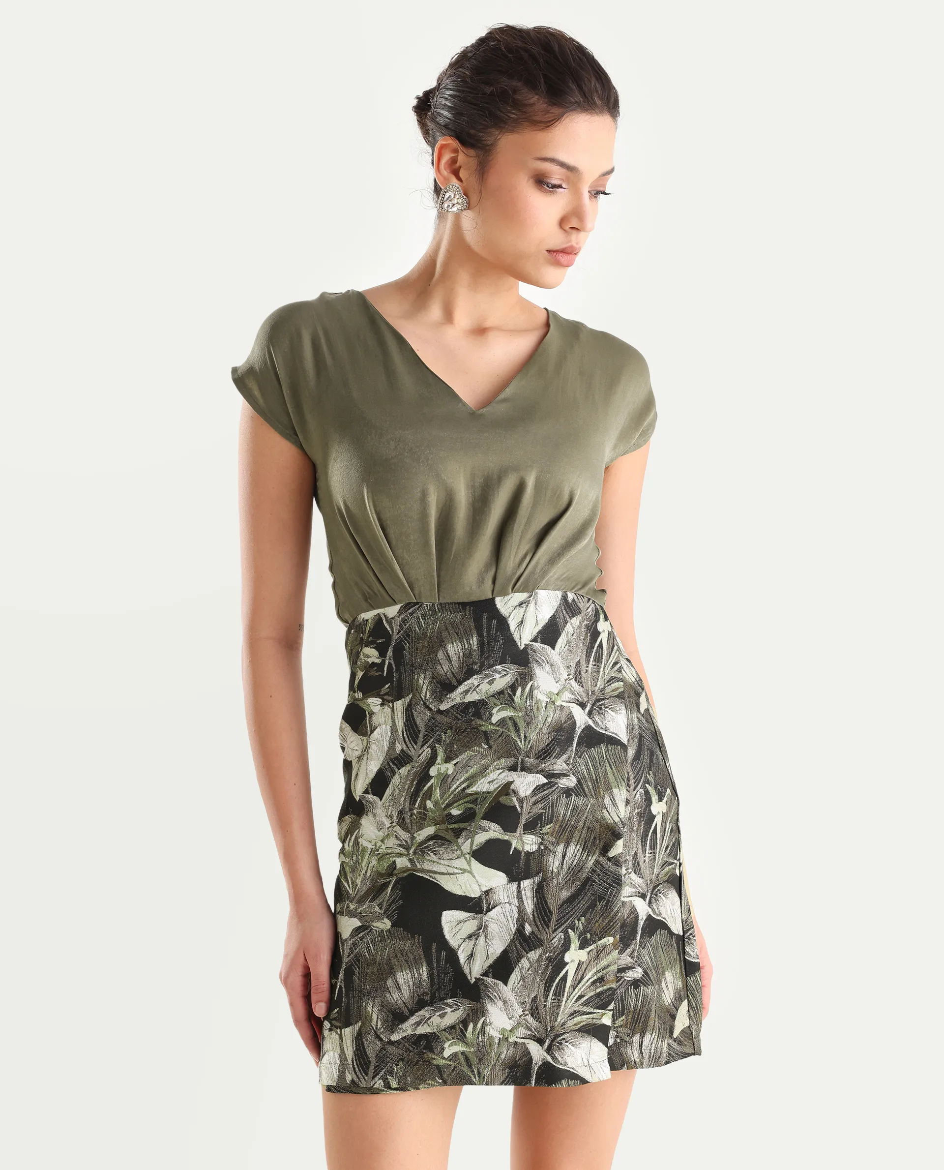 Rareism Women's Ventil Multi Satin V-Neck Jacquard Sleeveless Mini Fitted Dress - Image 3