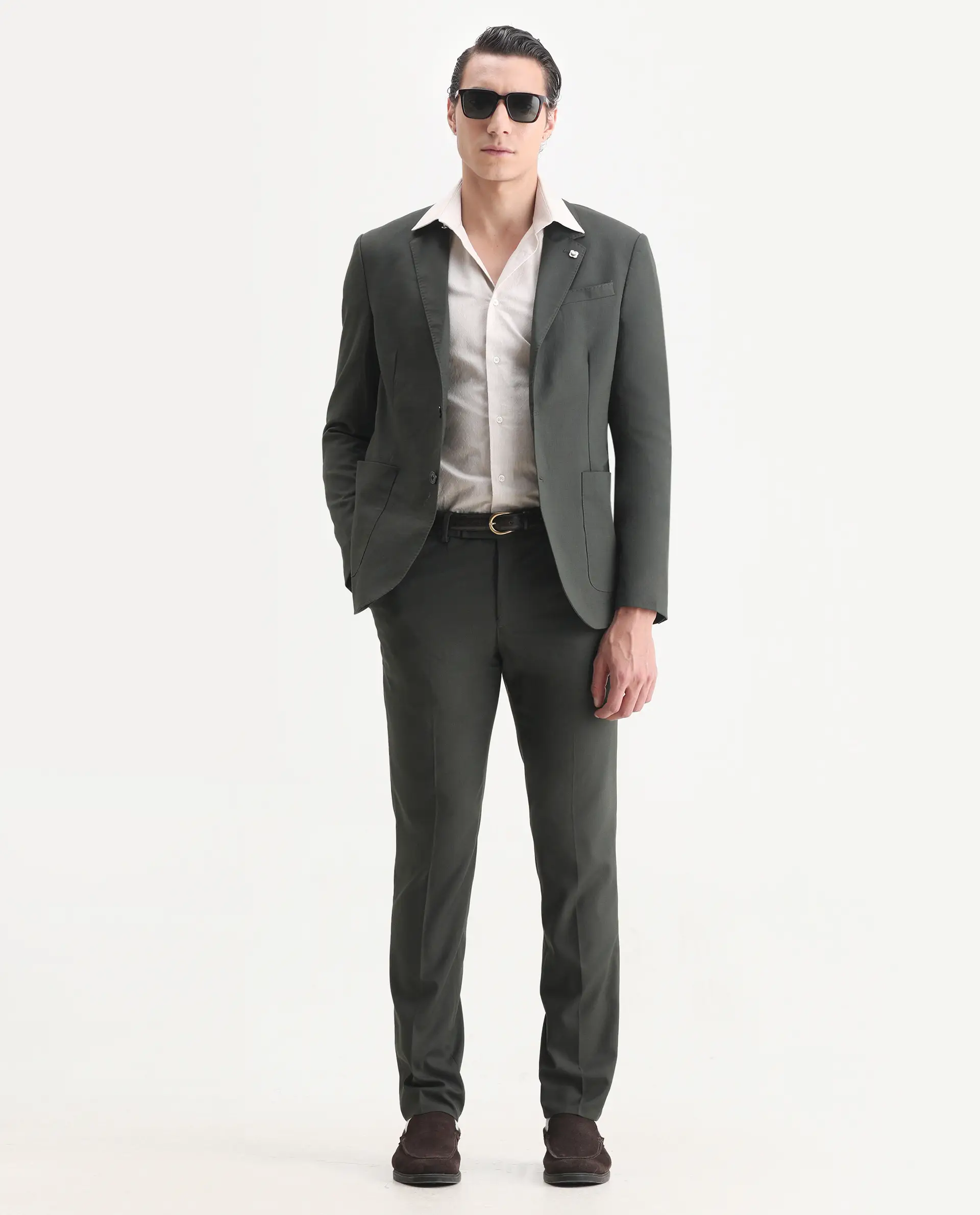 Rare Rabbit Men's Zanza Green Polyester Plain Tailored Fit Full Sleeve Lapel Neck Suits
