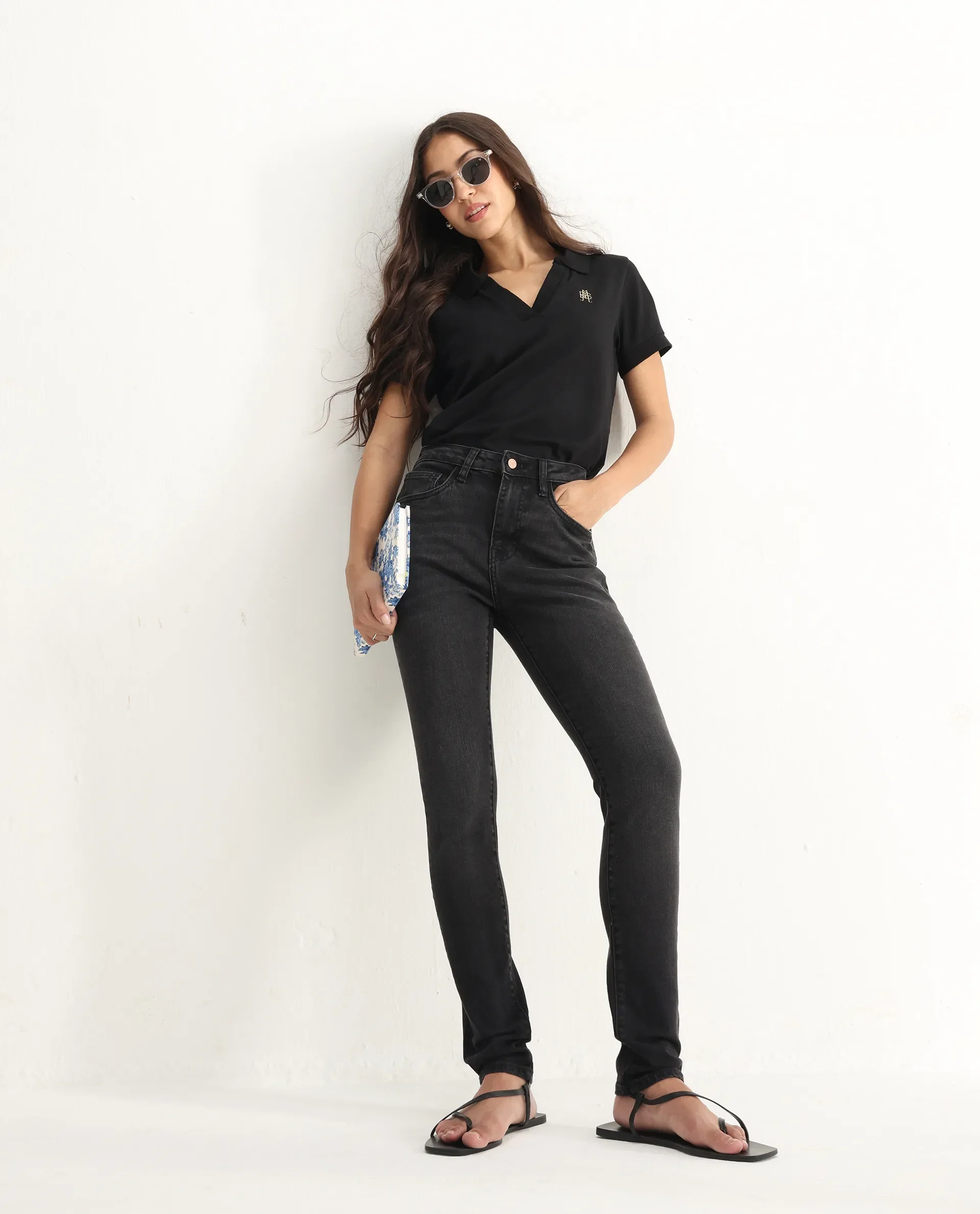 Rareism Women's Zingy Black Cotton Blend Plain Ankle Length Sleek Skinny Fit Jeans
